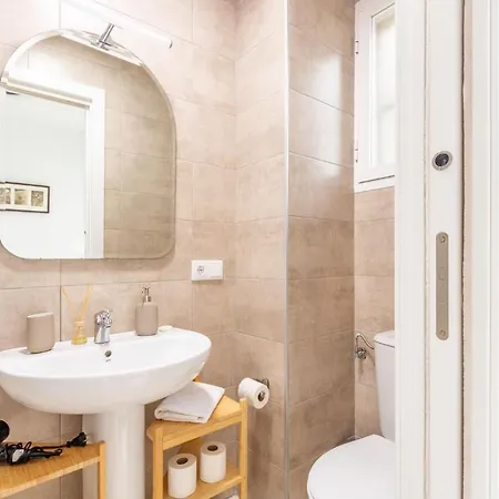 Apartment Bordador Courtyard By Valcambre Seville